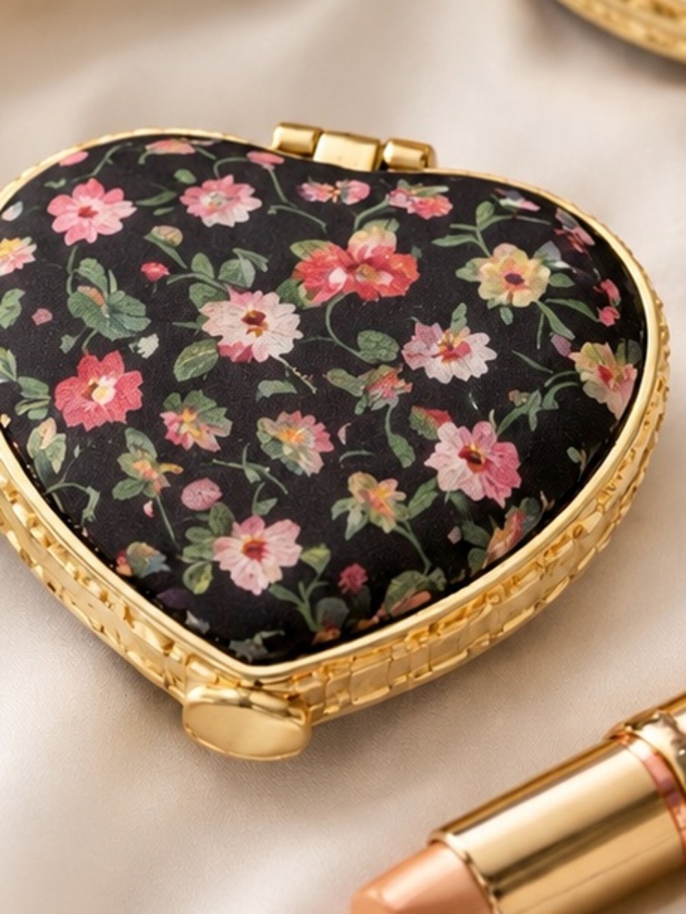 🌸Floral Heart Compact Mirror – 💕Vintage Inspired Gold Travel Mirror ✨